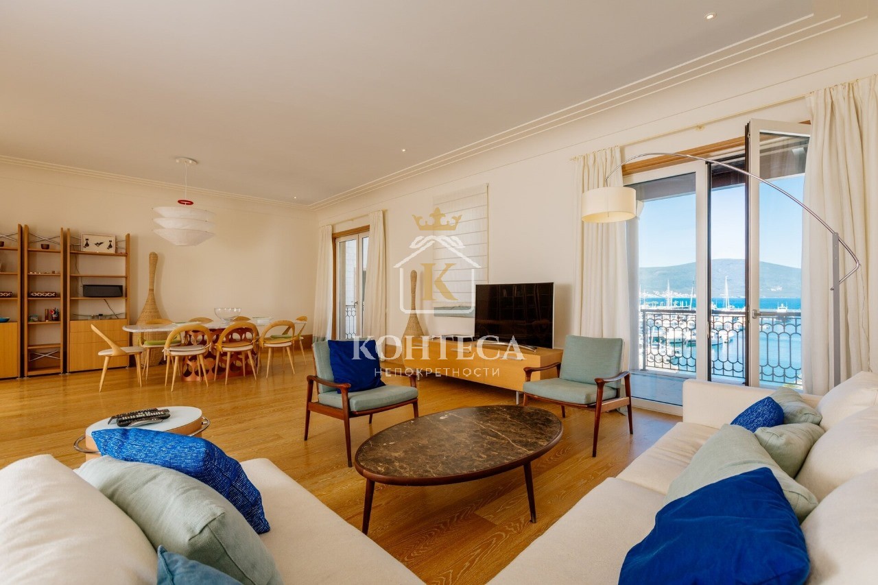 Ekskluzivan četvorosoban stan (220m2) u prestižnom naselju Porto Montenegro, Tivat